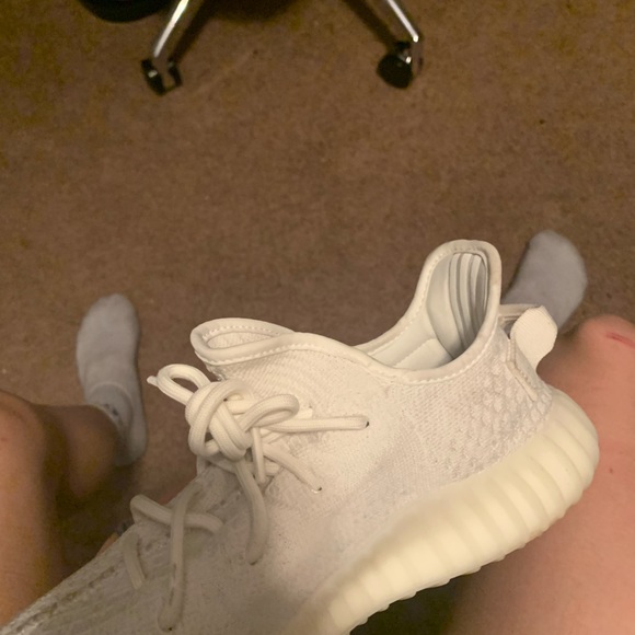 Yeezy Boost 350 V2 Bone - Picture 2 of 6
